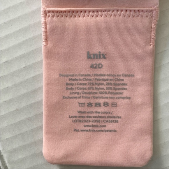 Knix Blush Seamless WingWoman Wireless Bra Size 42D - Picture 4 of 10